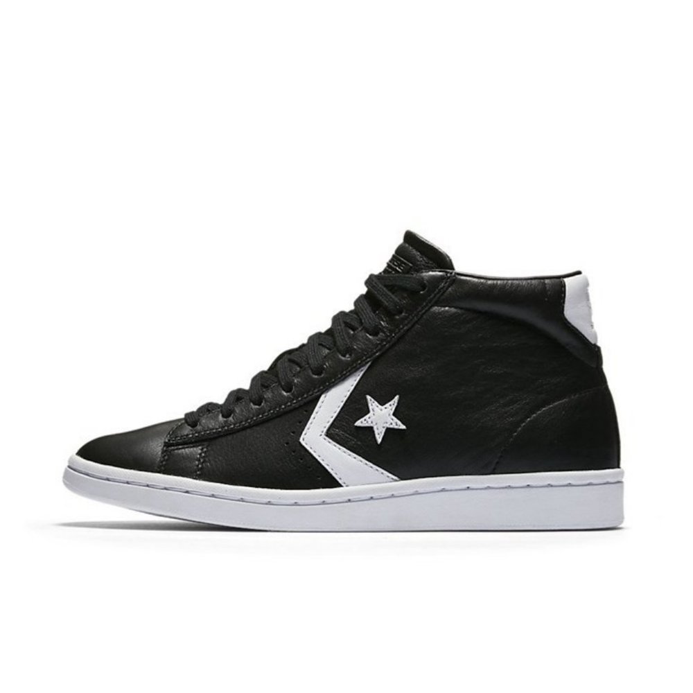 Converse Pro Leather Black White Mid Tops 5.5